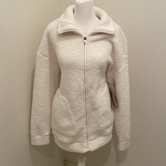NWT Sketchers Women’s Go Lounge Kerch Sherpa Californiacomfort zip jacket white  - Picture 2 of 9